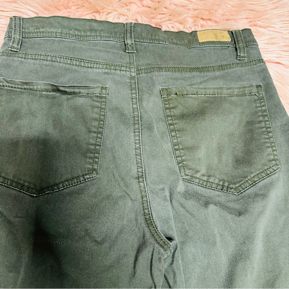 Women's Green Pants - Picture 7 of 10